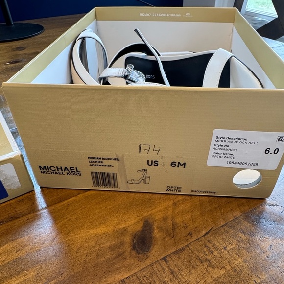 MICHAEL KORS Merriam Block Heeled Sandals - Picture 4 of 7